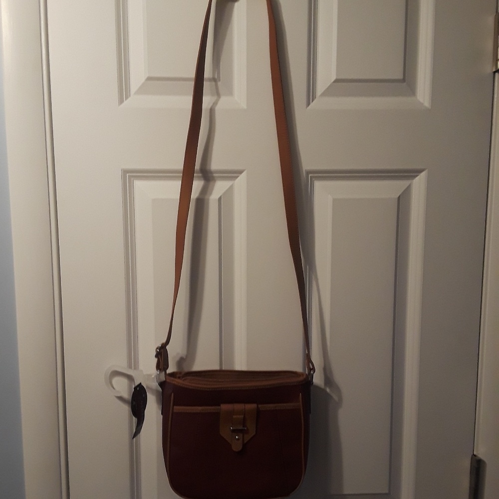 💙💚SOLD💙💚Cute, casual small crossbody purse nwt